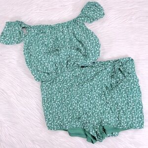 Green floral 2 piece set, Favlux brand, size L